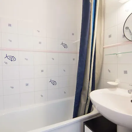 아파트 Parc De Pontaillac-10 By Interhome